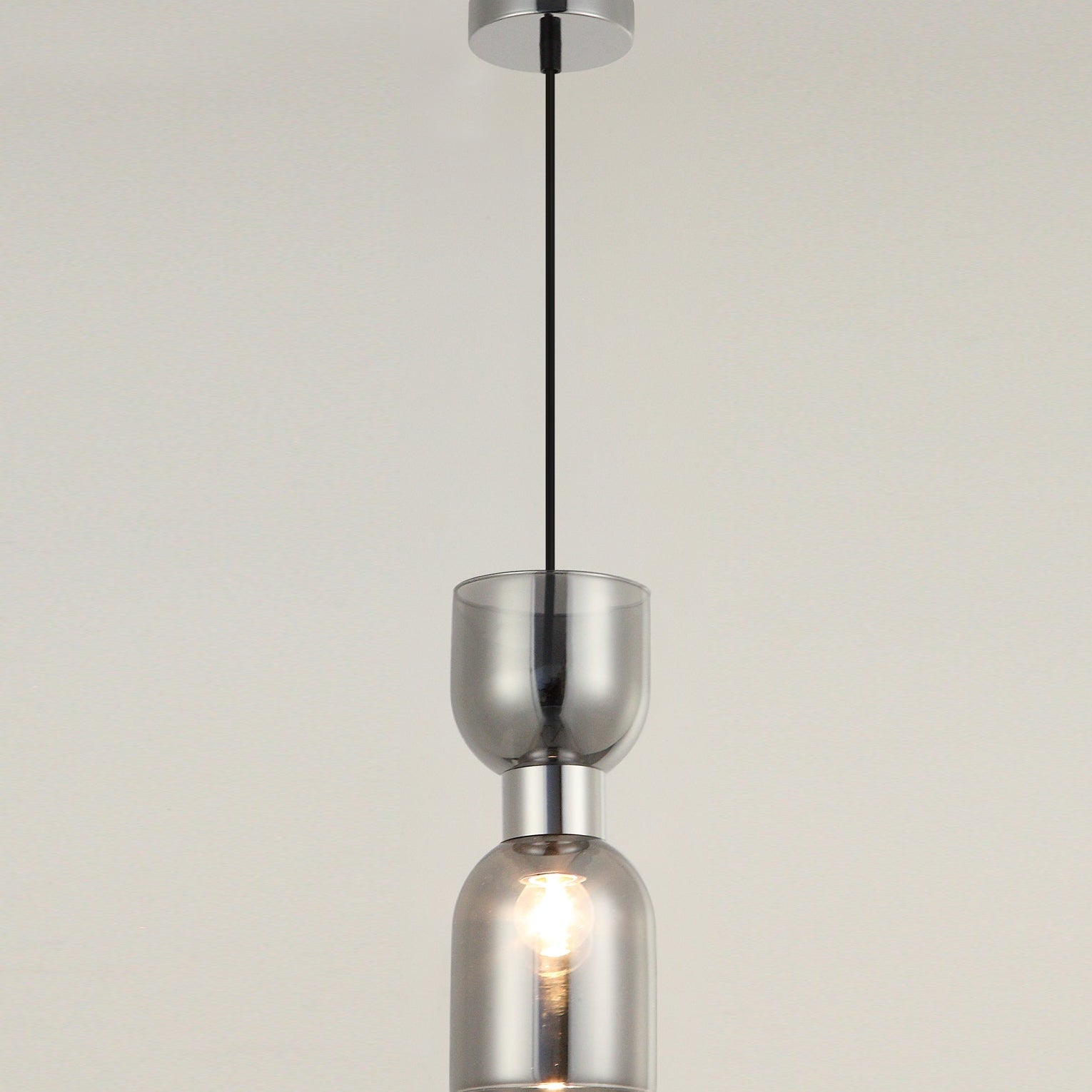 CLESSIDRA1_lighton_withbackground_afafc1e0-42b3-475a-b37b-ff06c23820b0.jpg