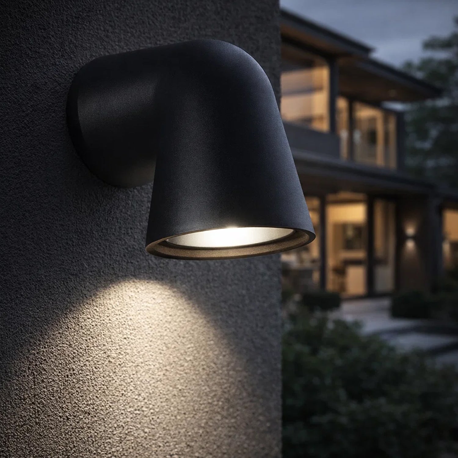 Front_Single_Outdoor_Wall_Light_in_Black_NX46801003.jpg