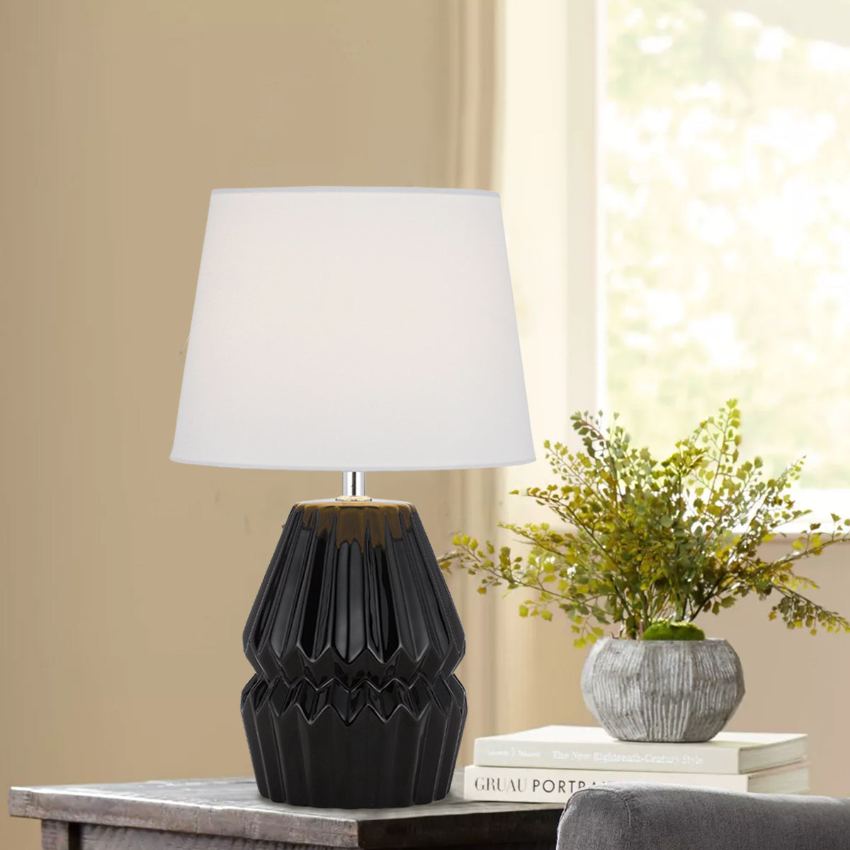GREET CERAMIC TABLE LAMP