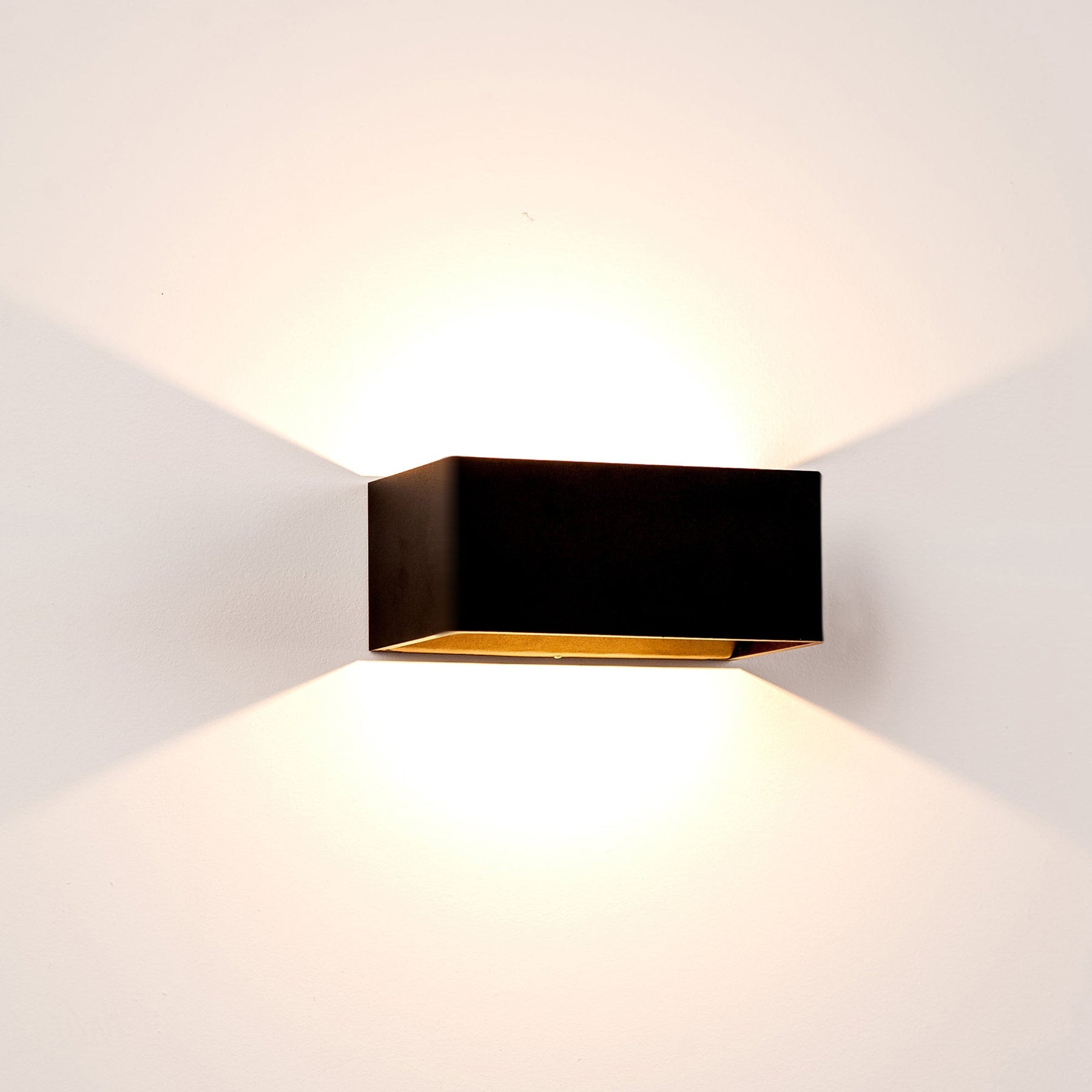 HV3665T-BLKA_Havit_Lighting_2020-2000px_1800x1800_7aa1315e-d70c-47f5-aeda-25dcf8b3a372.jpg