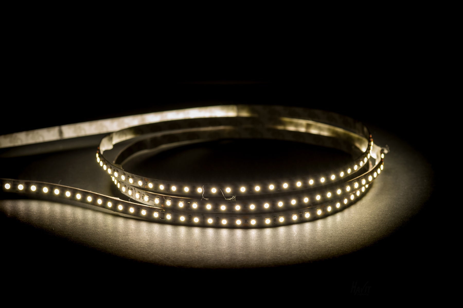 HV9722-IP20-128-5K_Havit_Lighting_2020-2000px_1800x1800_1b11d699-b919-4311-bea6-cad9ea3b4549.jpg