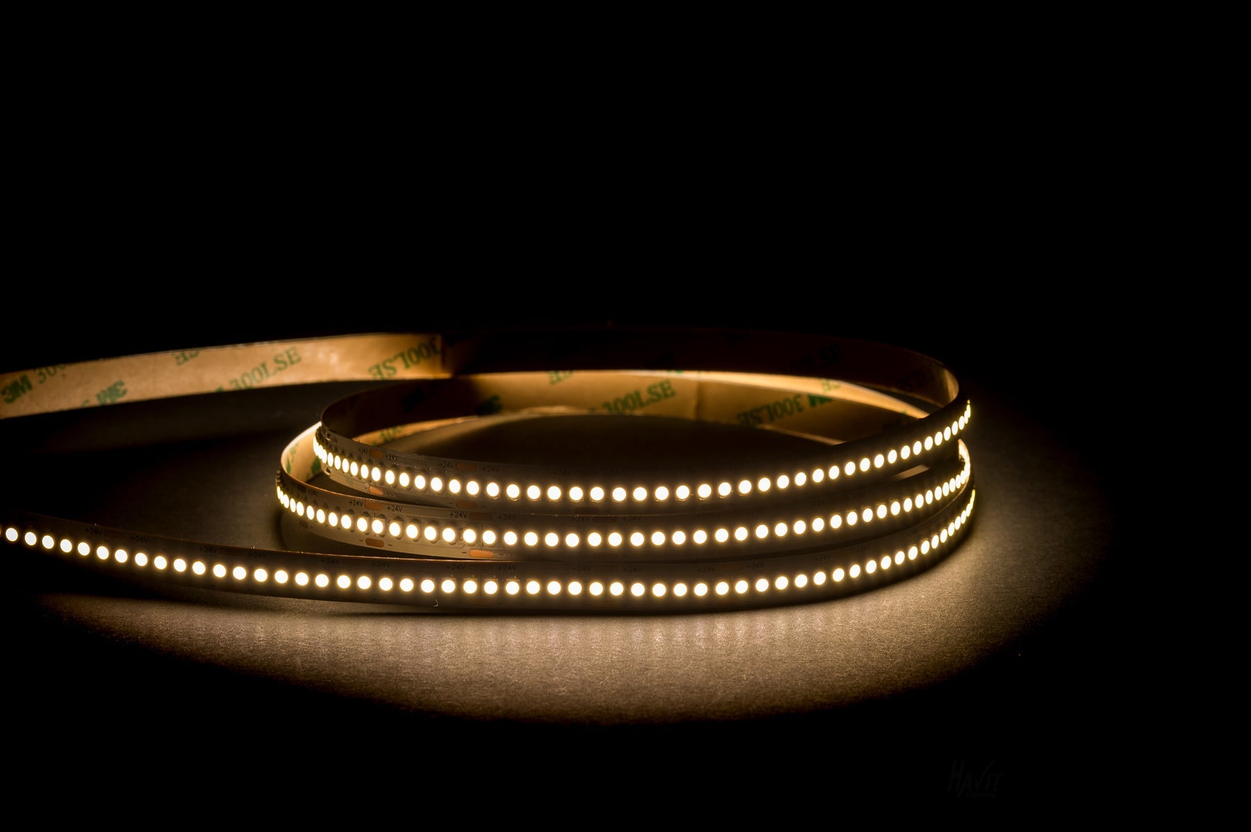 HV9723-IP20-240-4K-1_Havit_Lighting_2020-2000px_1800x1800_141b327b-3a5f-4783-b53a-32b9a966b571.jpg