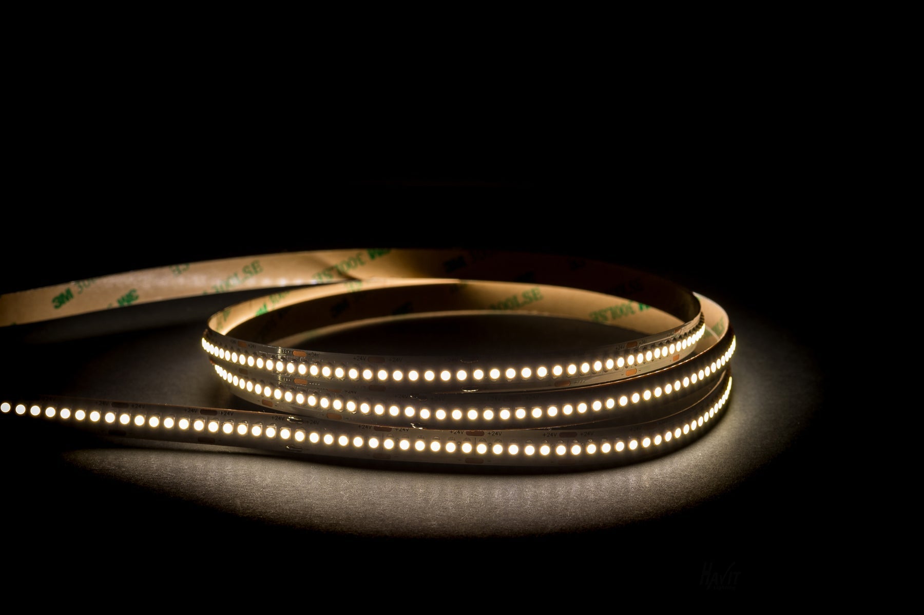 HV9723-IP20-240-5K-1_Havit_Lighting_2020-2000px_1800x1800_7c30a939-80da-4412-8d2a-45d56025acad.jpg