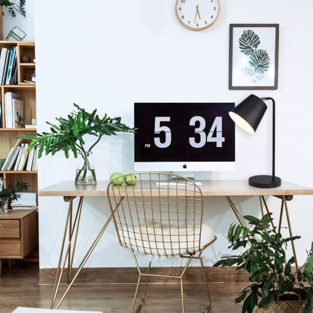 Mak Table Lamp in Black