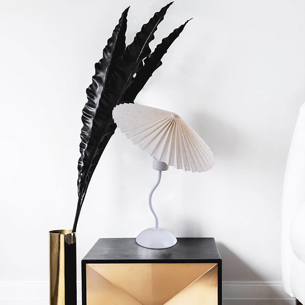 Piairie Table Lamp White Metal