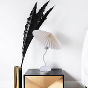 Piairie Table Lamp White Metal