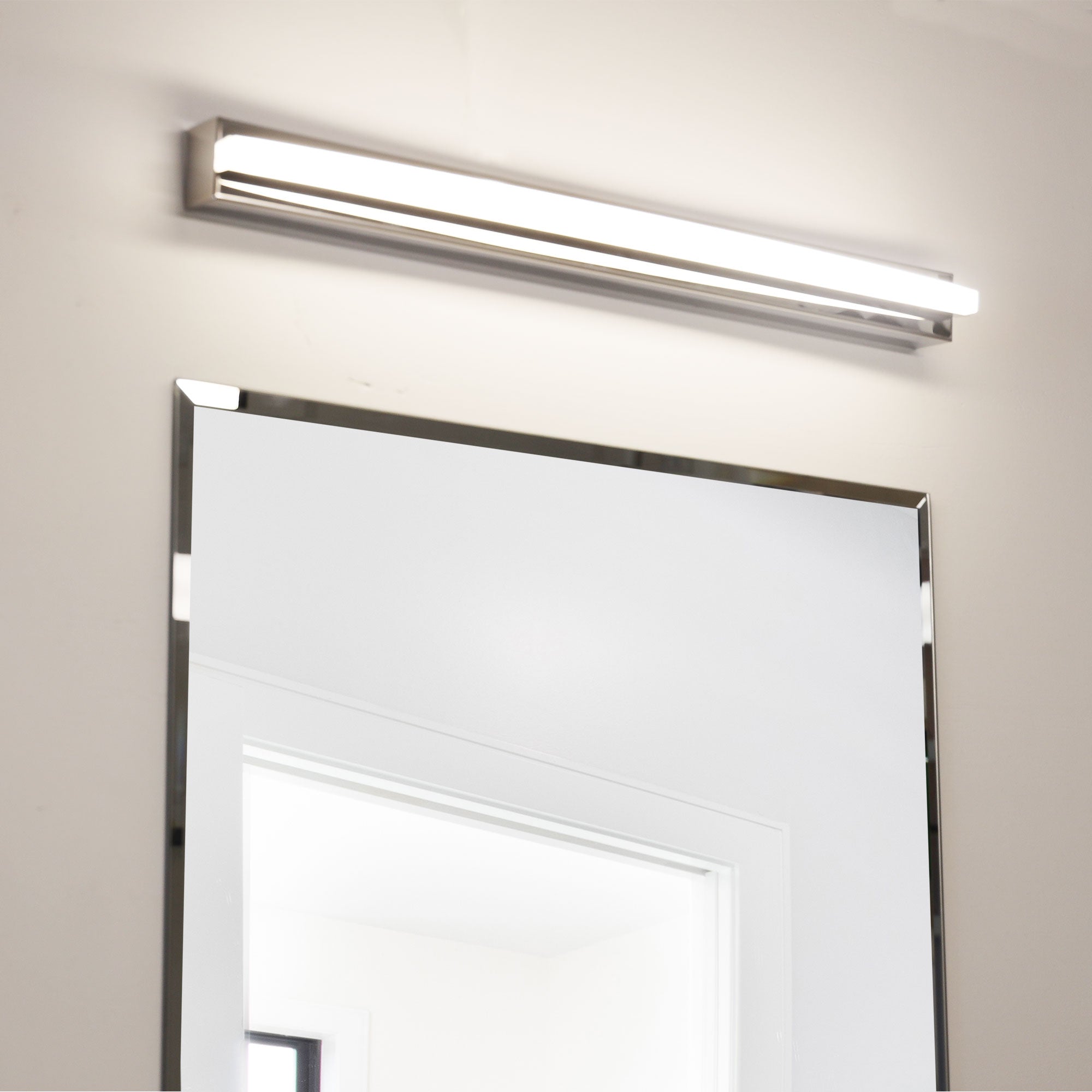 GEBO.60 CHROME - TriColour LED Vanity Light