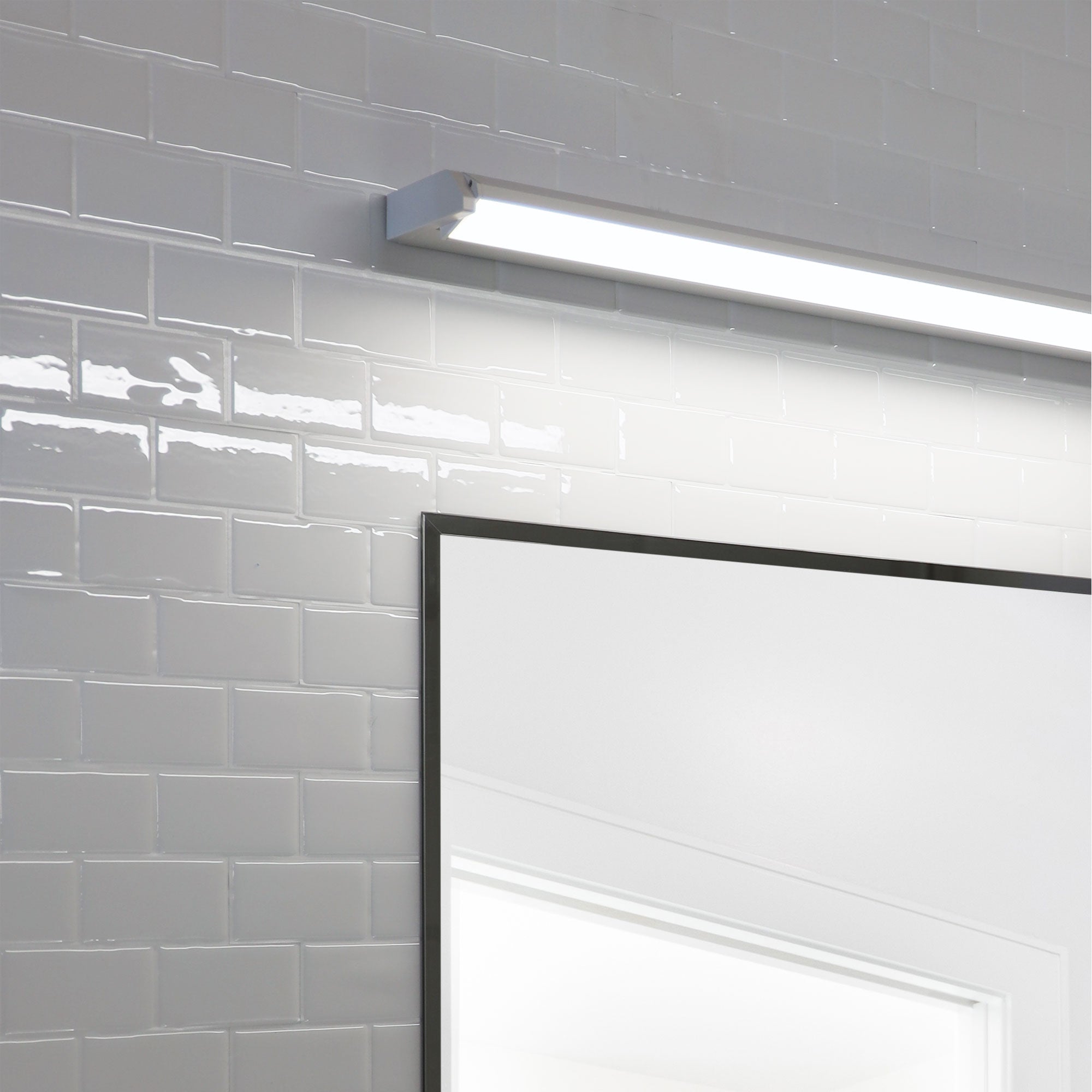 MODE.90 CTS - 90cm TriColour LED Vanity Light