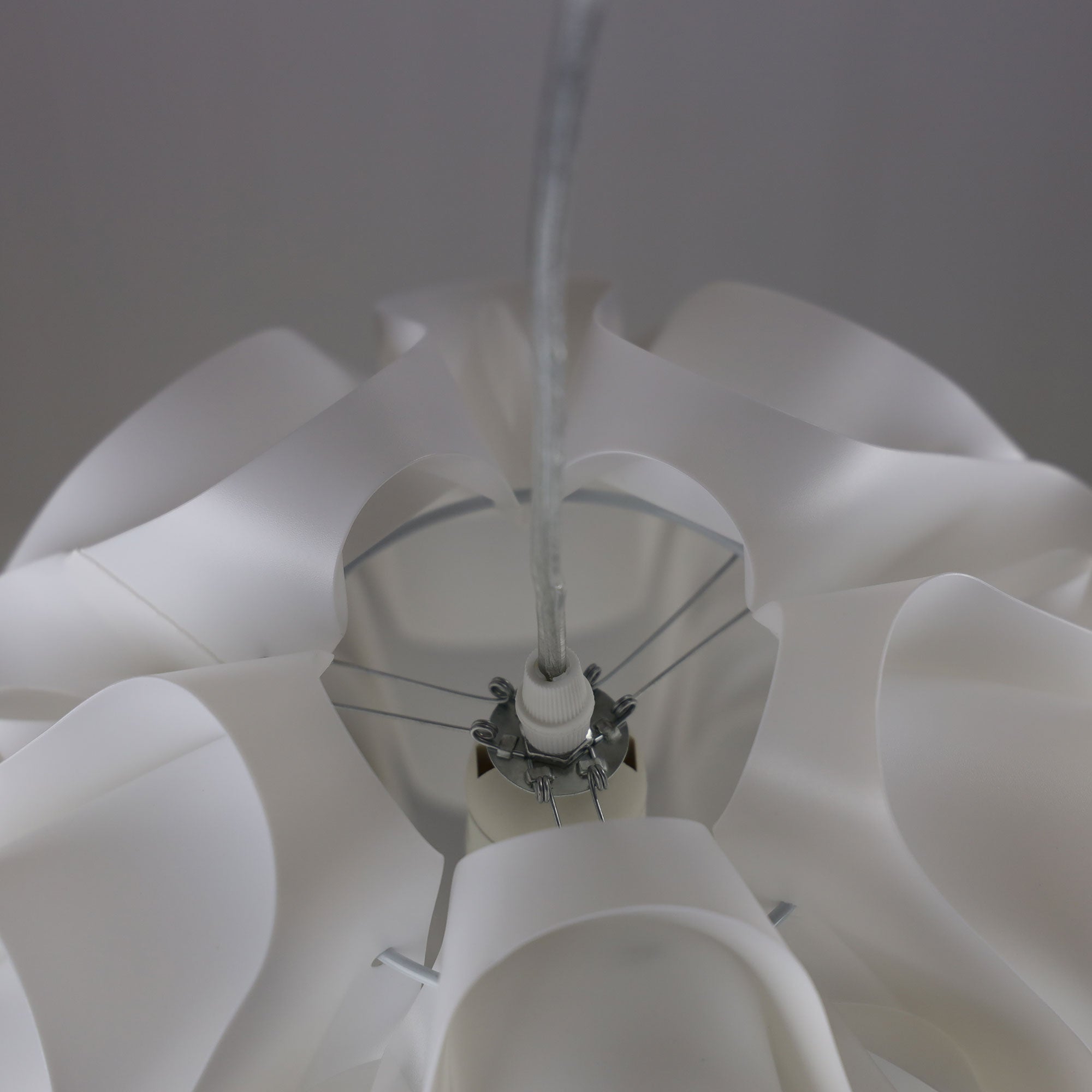 CHIC 33 - Acrylic Retro Pendant