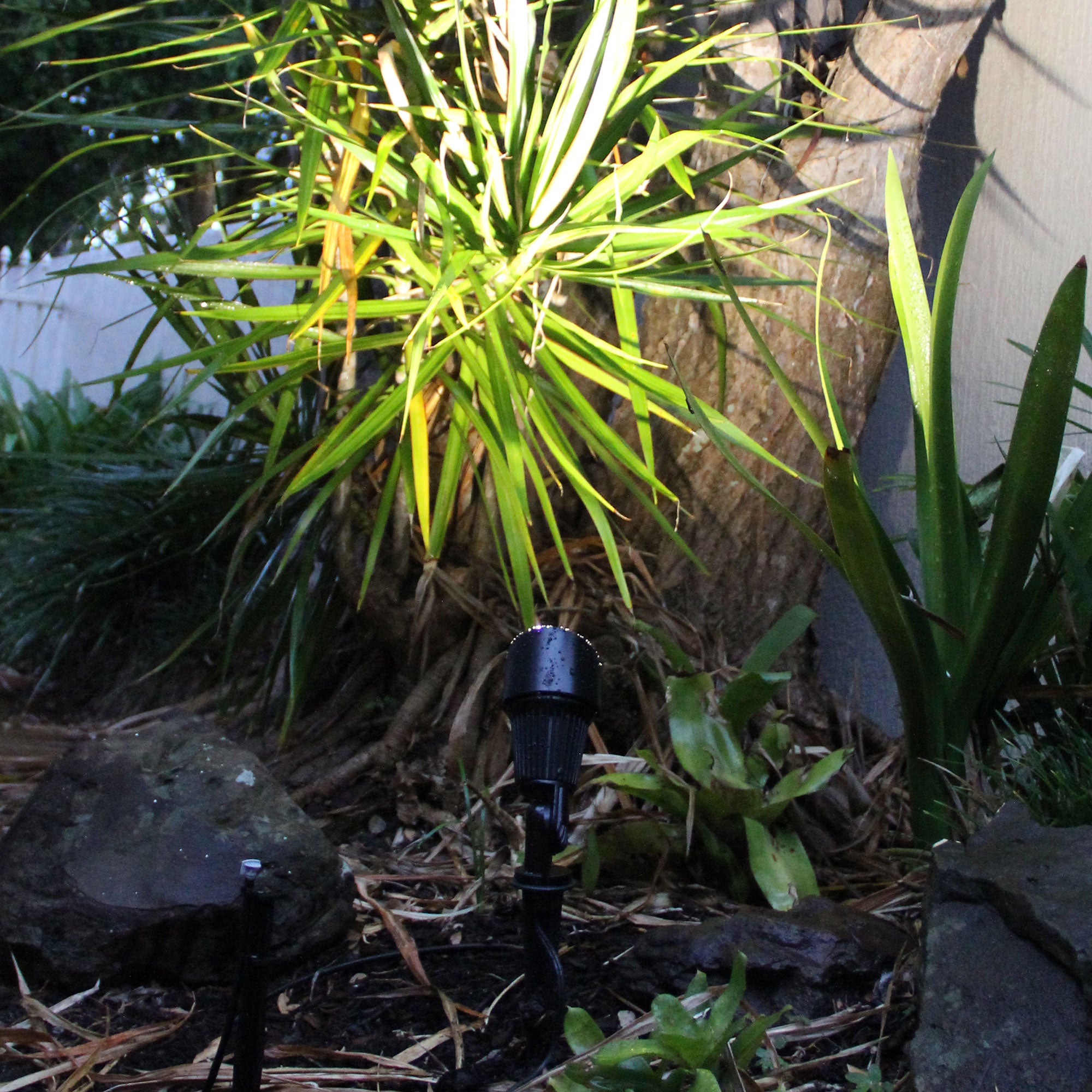 THAX SPIKE Black - 12v MR16 DIY Hooded Garden Spike