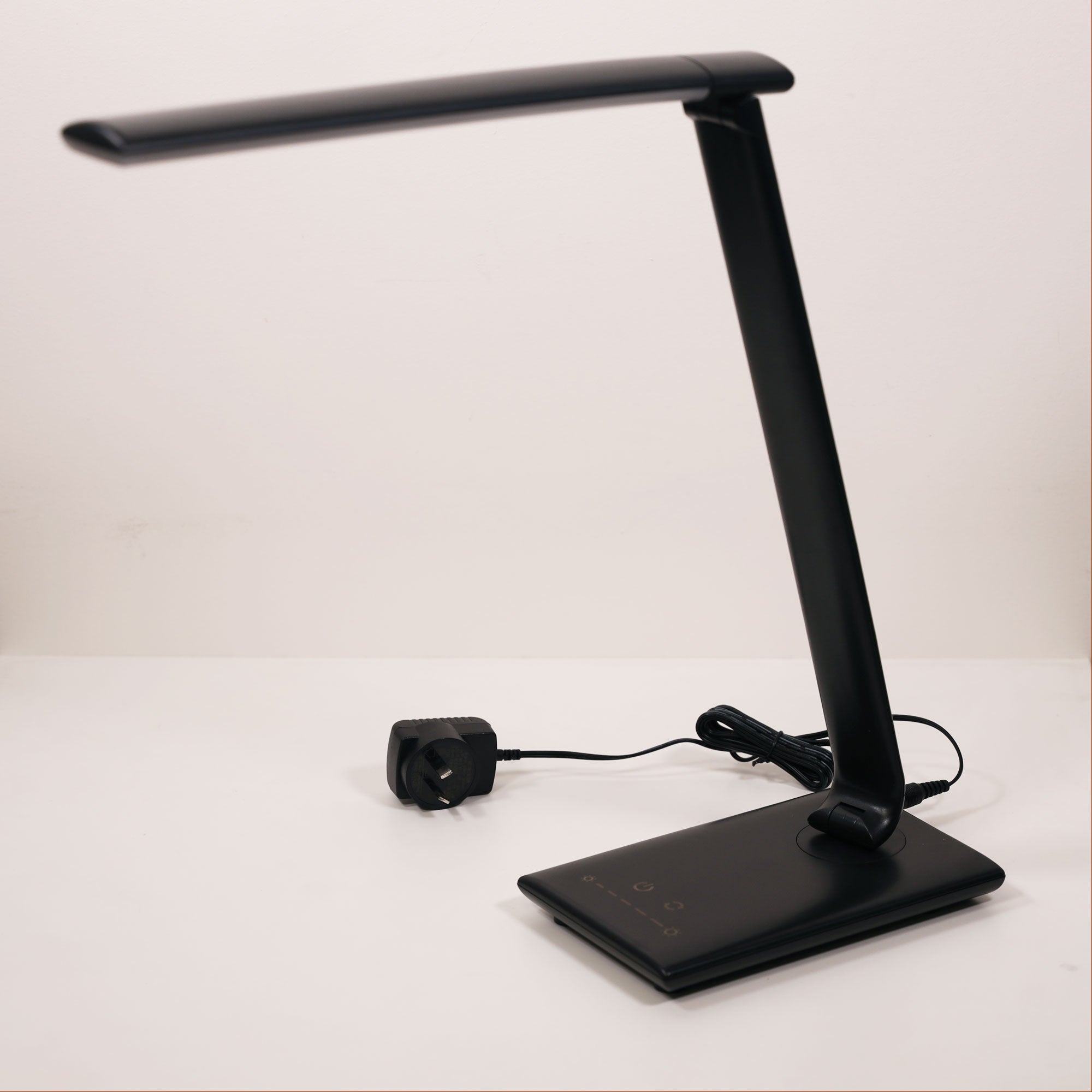 LUKE BLACK - Touch Dimming LED Lamp with USB Port