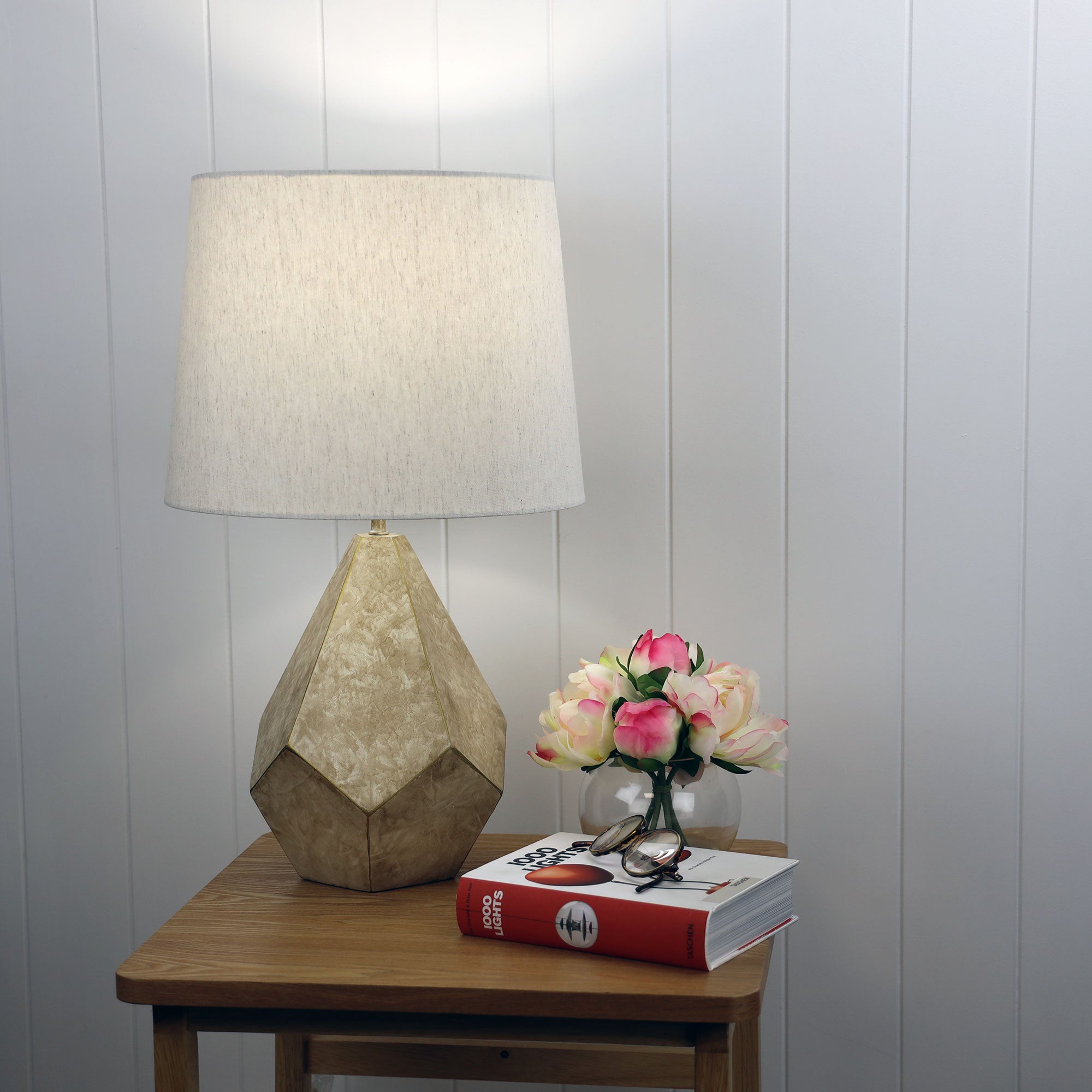 LEON - Geometric Ivory and Gold Table Lamp