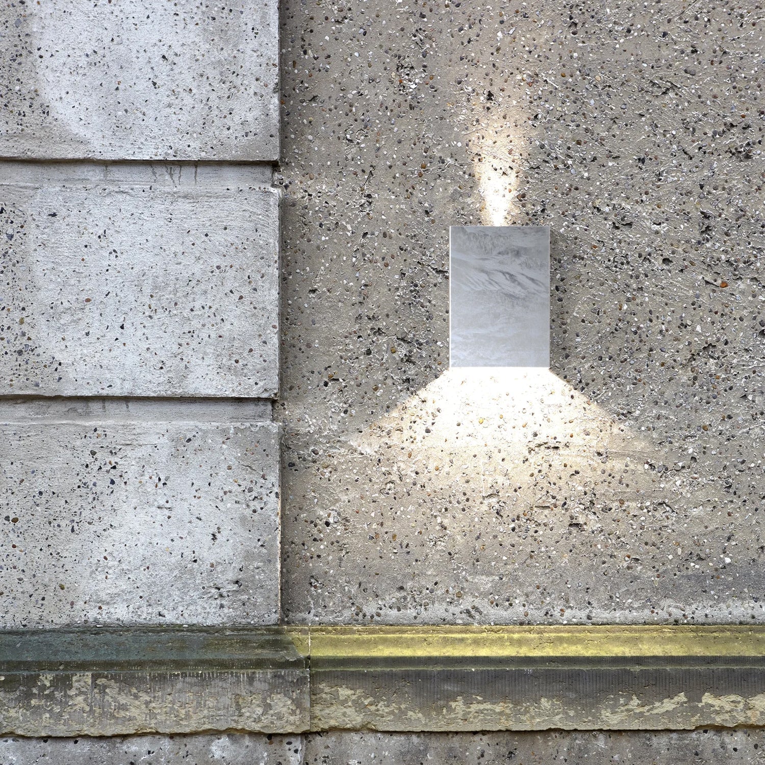 Fold 15 Outdoor Up/Down LED Wall Light