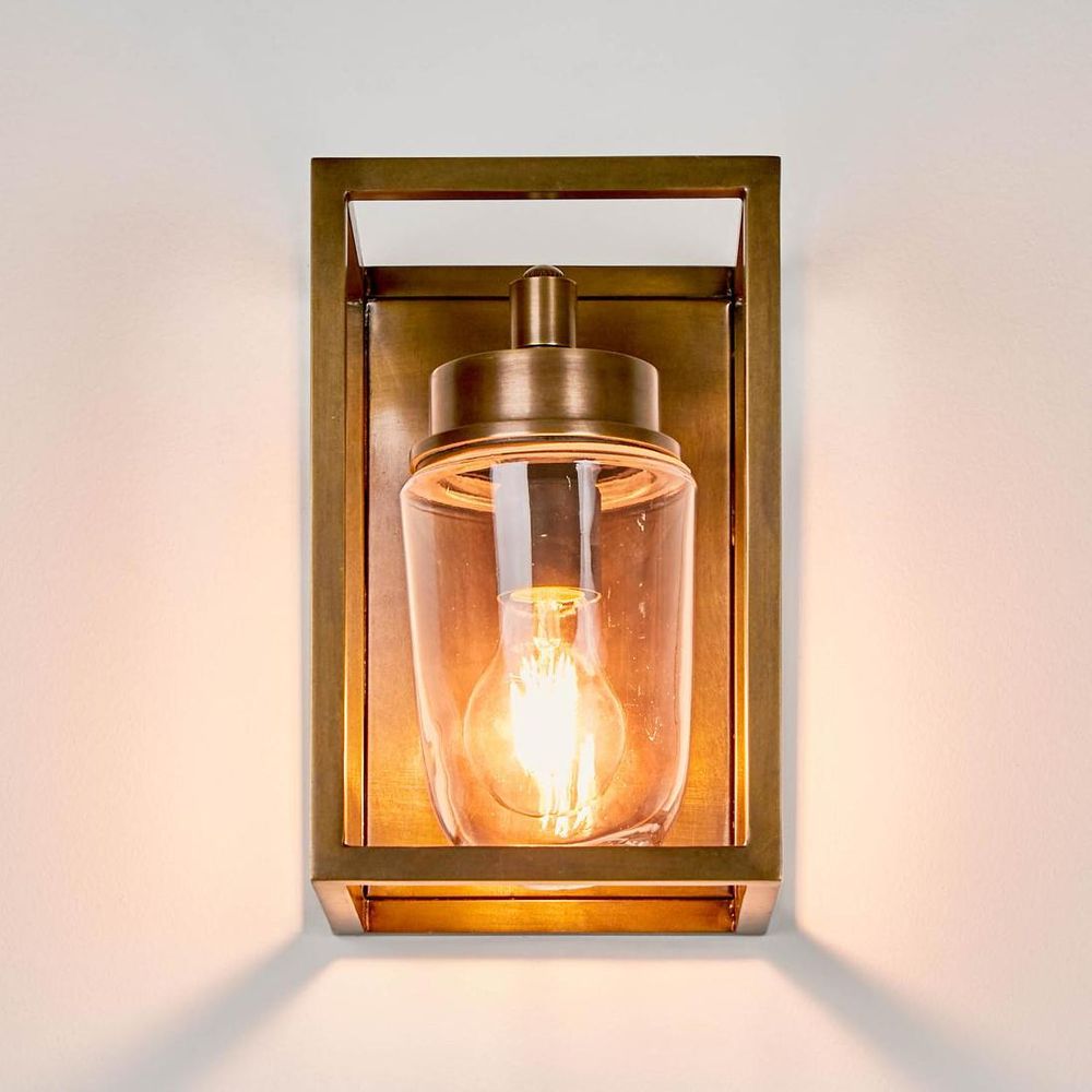 Wellington Outdoor Wall Lamp Brass