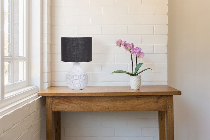 Vencha Lighting Klay Table Lamp
