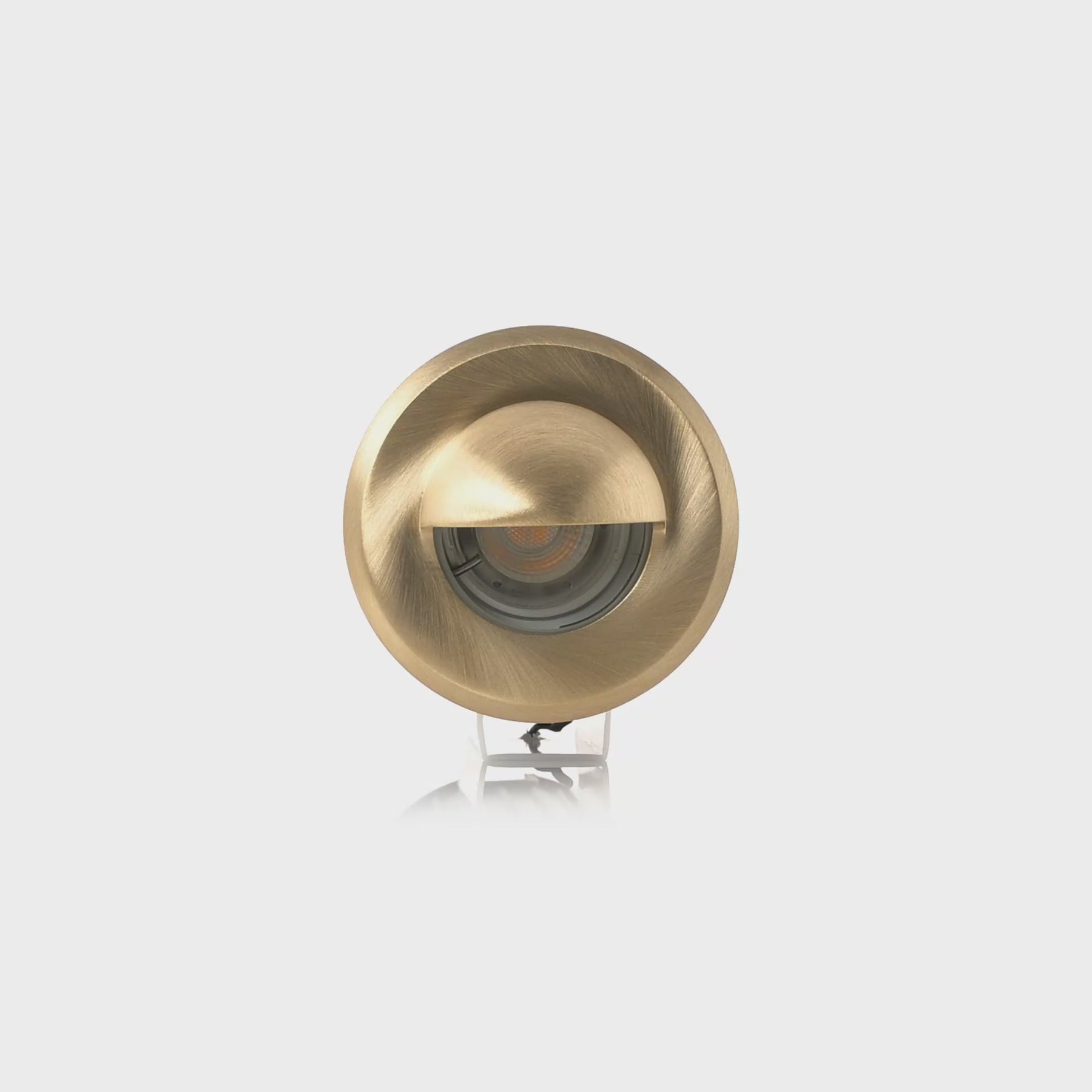 Havit Lighting Lokk Brass LED Wall Light with Eyelid